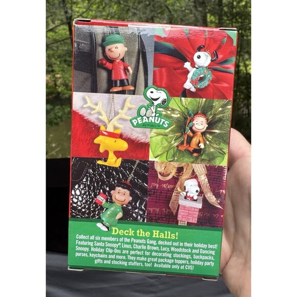 New PEANUTS 60 Years Holiday Clip-on Linus Van Pelt With Tree Forever Fun -OS - Picture 3 of 6